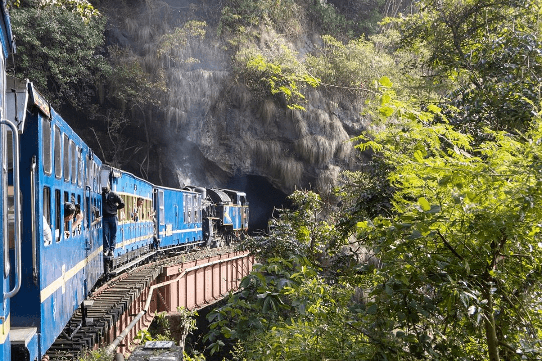 inz _ jan kortenhorst _ treinreis uitzicht.png